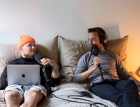 <strong>Peter Falktoft & Esben Bjerre: Folk sover i timen</strong>